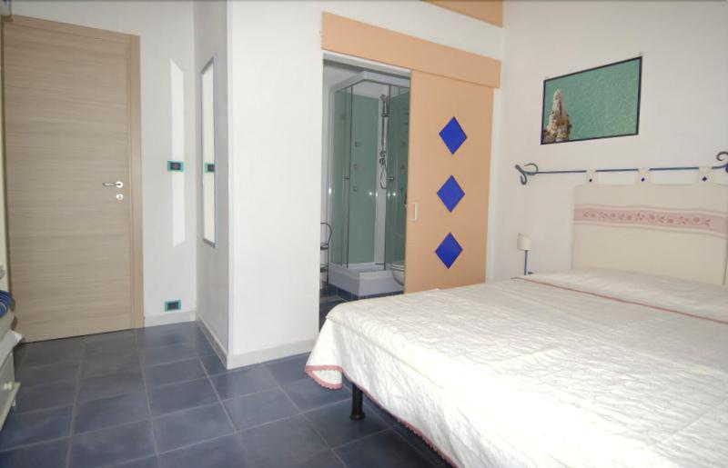 Nughe 'E' Oro Guesthouse Нуоро Екстериор снимка