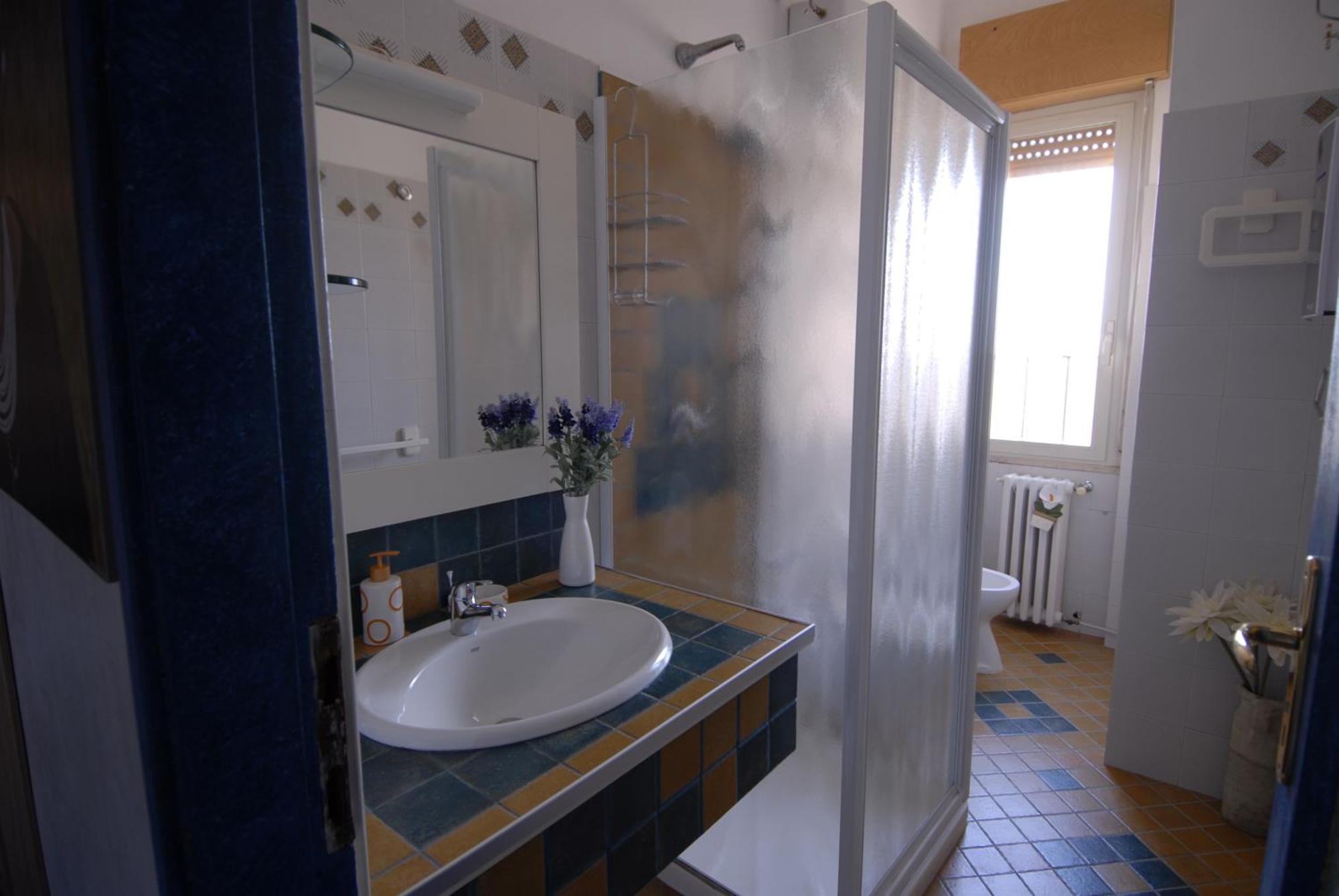 Nughe 'E' Oro Guesthouse Нуоро Екстериор снимка