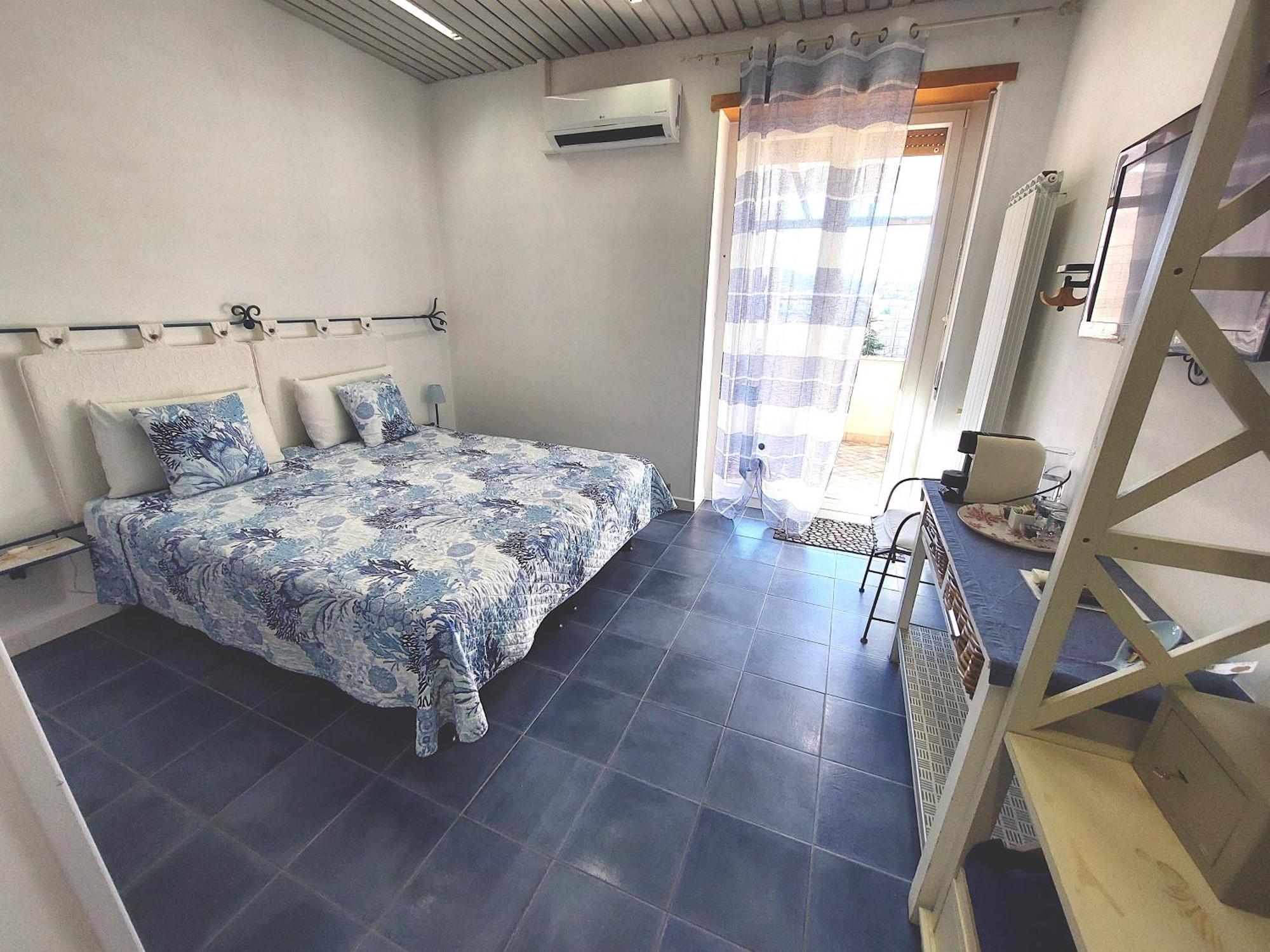 Nughe 'E' Oro Guesthouse Нуоро Екстериор снимка